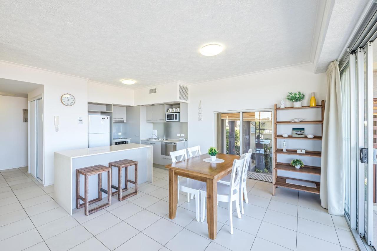 On The Beach Resort Bribie Island Woorim Extérieur photo