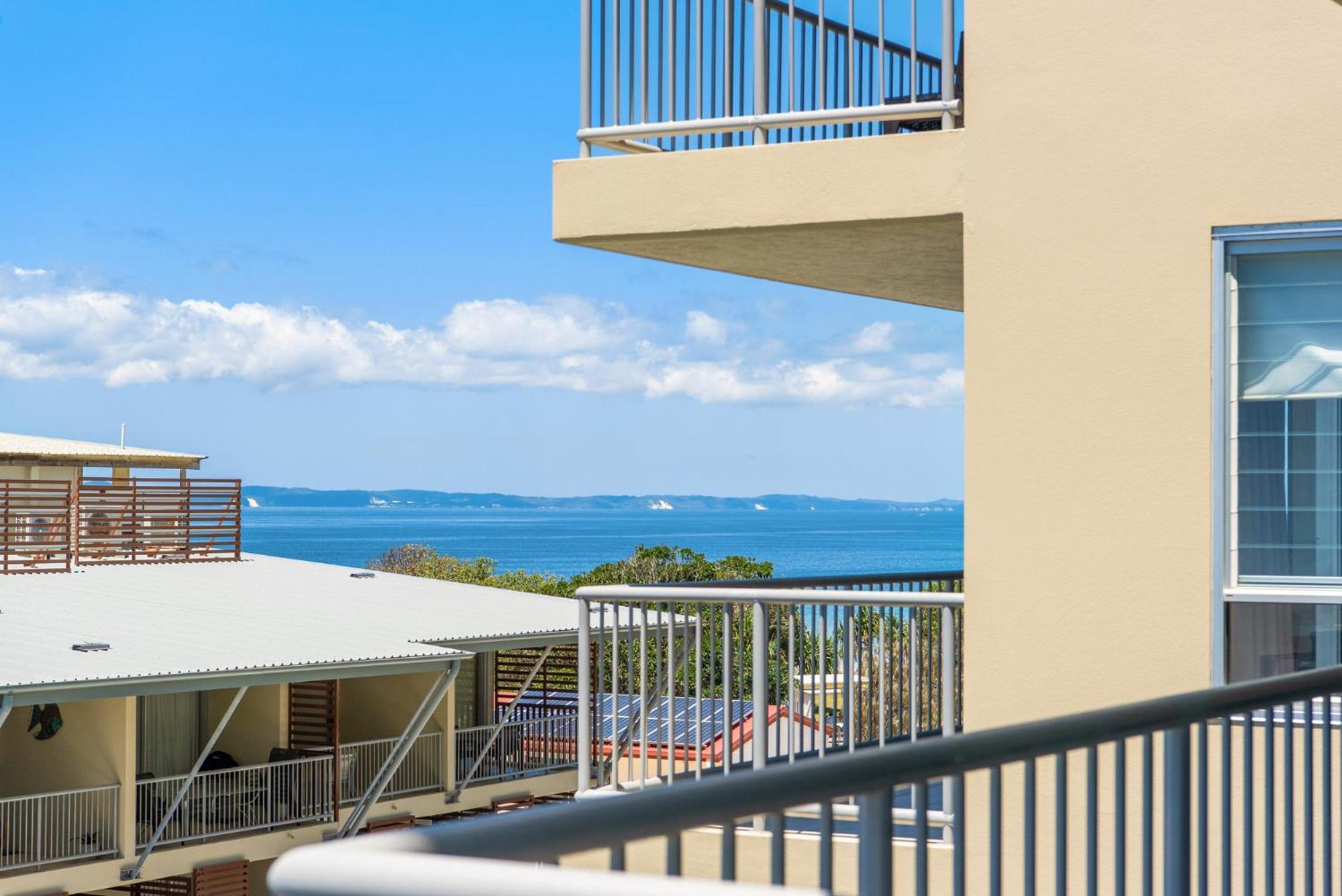 On The Beach Resort Bribie Island Woorim Extérieur photo