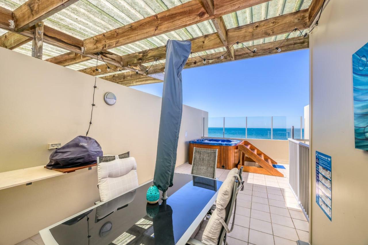 On The Beach Resort Bribie Island Woorim Extérieur photo